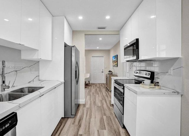 221 NW 51st Street, Fort Lauderdale, FL 33309