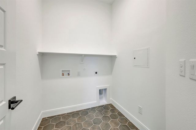 1856 Lightner Road, Van Alstyne, TX 75495