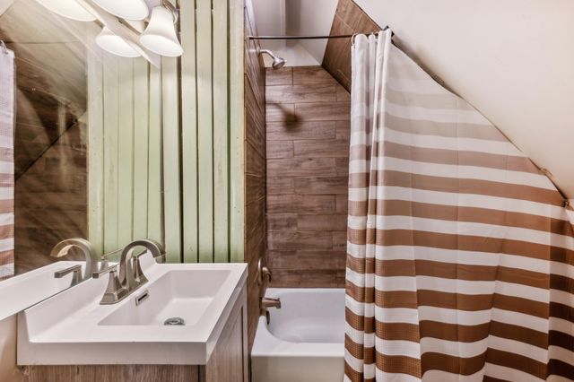 301 Angel Avenue SW 303, Watertown, MN 55388