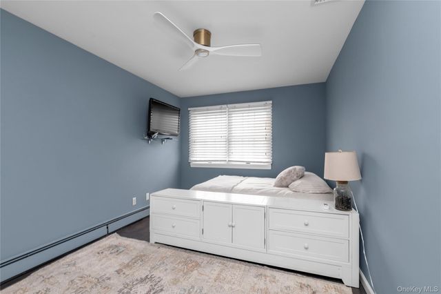 5 Emmet Place, Hicksville, NY 11801