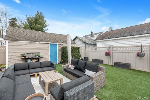 5 Emmet Place, Hicksville, NY 11801