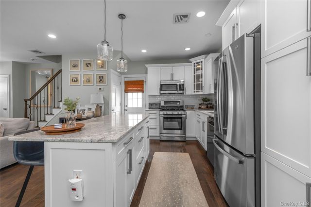 5 Emmet Place, Hicksville, NY 11801