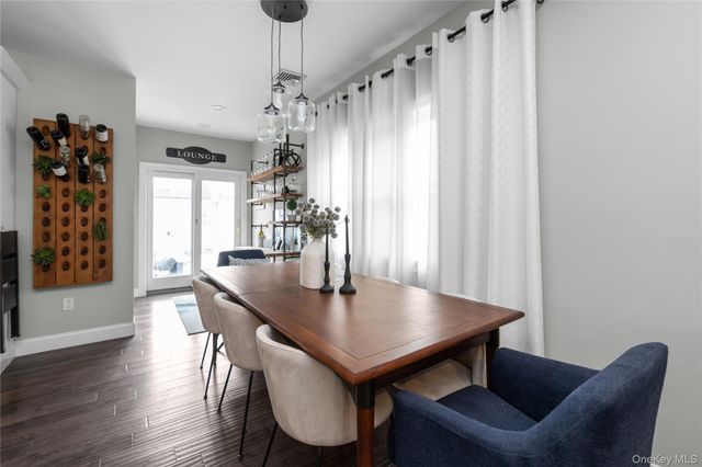 5 Emmet Place, Hicksville, NY 11801