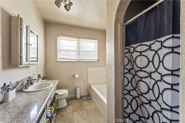 1442 W 83rd, Los Angeles, CA 90047