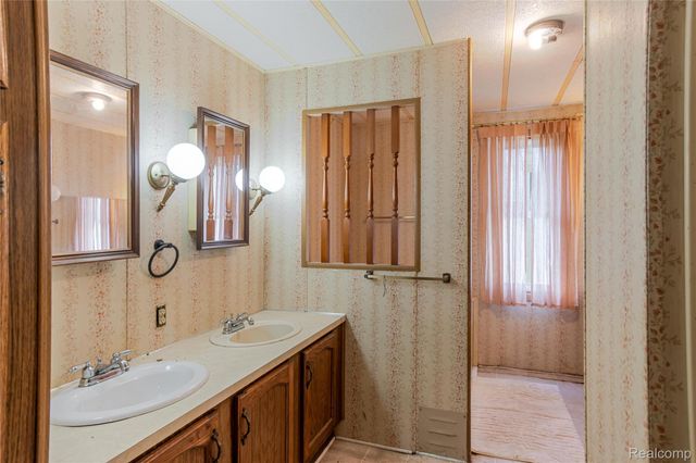 6655 Jackson Road 126, Ann Arbor, MI 48103