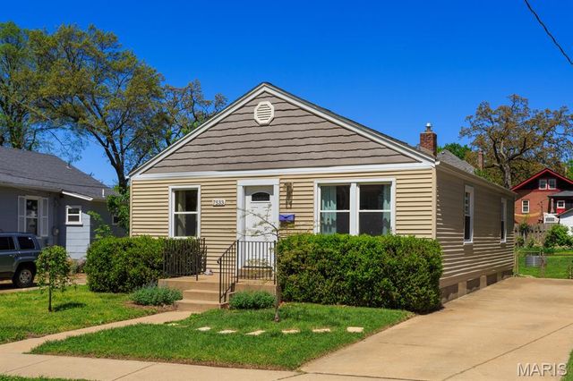 7533 Woodland Avenue, St Louis, MO 63143