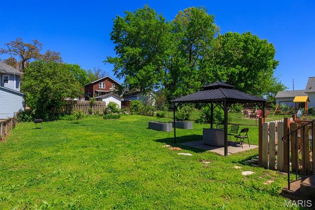 7533 Woodland Avenue, St Louis, MO 63143