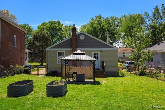 7533 Woodland Avenue, St Louis, MO 63143