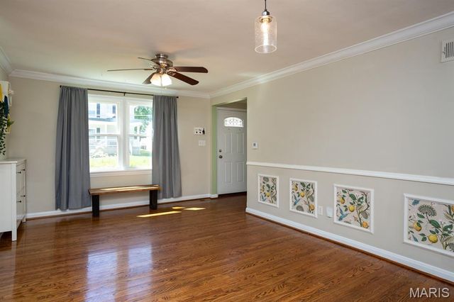7533 Woodland Avenue, St Louis, MO 63143