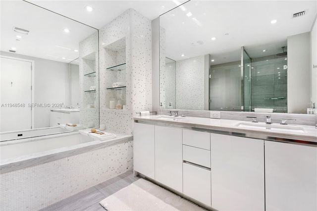 16901 Collins Ave 3005, Sunny Isles Beach, FL 33160