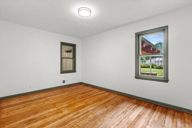 7921 W Whitaker AVENUE, Greenfield, WI 53220