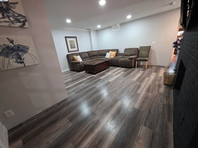 6980 Riverside Blvd, Sacramento, CA 95831