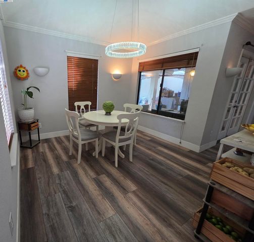 6980 Riverside Blvd, Sacramento, CA 95831