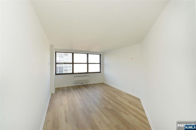 7002 Boulevard East 21B, Guttenberg, NJ 07093