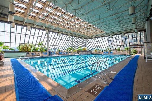 7002 Boulevard East 21B, Guttenberg, NJ 07093