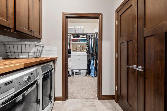 1715 RED OAK STREET, Green Bay, WI 54313