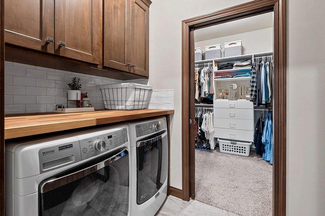 1715 RED OAK STREET, Green Bay, WI 54313