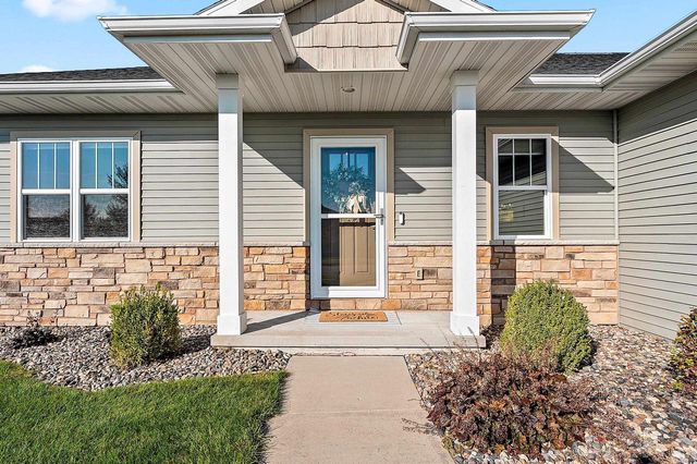 1715 RED OAK STREET, Green Bay, WI 54313