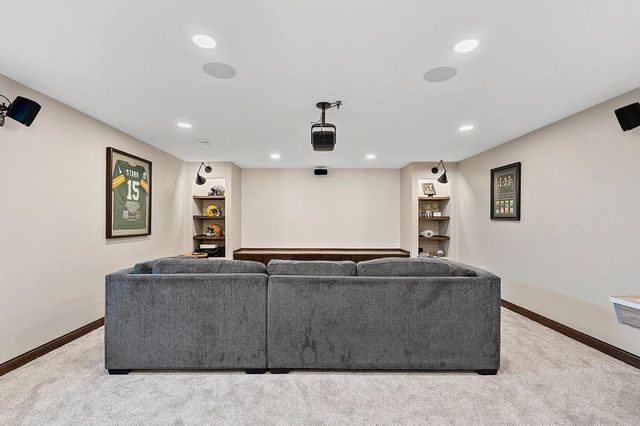 1715 RED OAK STREET, Green Bay, WI 54313