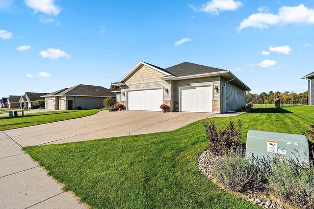 1715 RED OAK STREET, Green Bay, WI 54313
