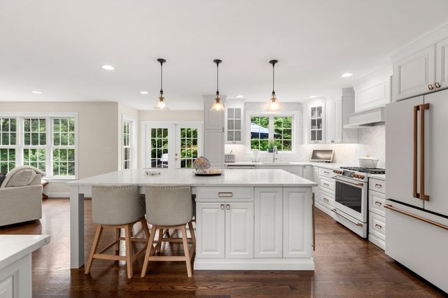 72 Alpine Way, Tyngsborough, MA 01879