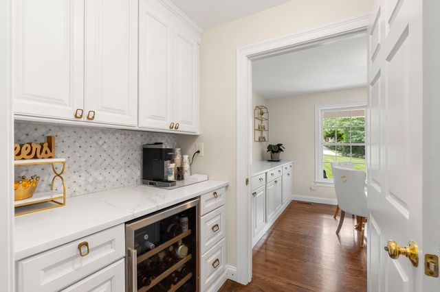 72 Alpine Way, Tyngsborough, MA 01879