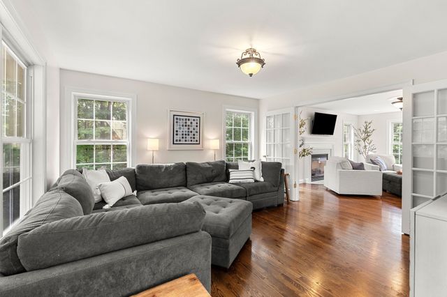 72 Alpine Way, Tyngsborough, MA 01879