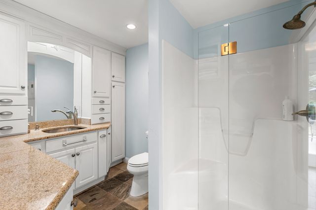 72 Alpine Way, Tyngsborough, MA 01879