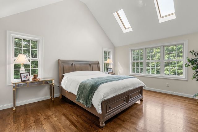72 Alpine Way, Tyngsborough, MA 01879