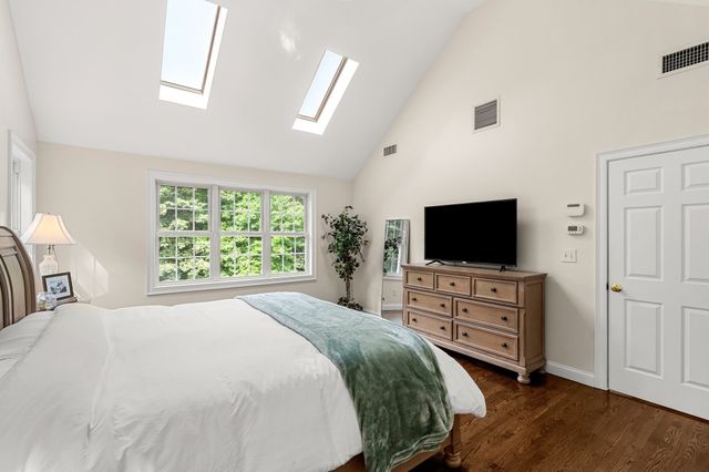 72 Alpine Way, Tyngsborough, MA 01879