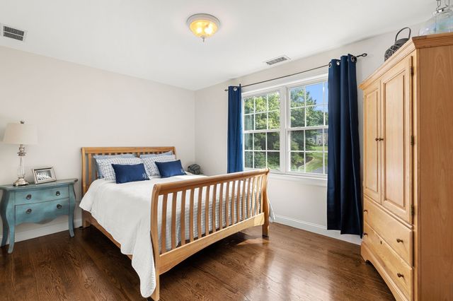 72 Alpine Way, Tyngsborough, MA 01879