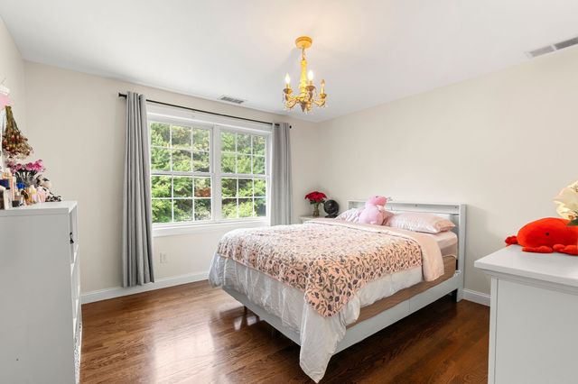 72 Alpine Way, Tyngsborough, MA 01879