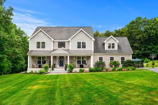 72 Alpine Way, Tyngsborough, MA 01879