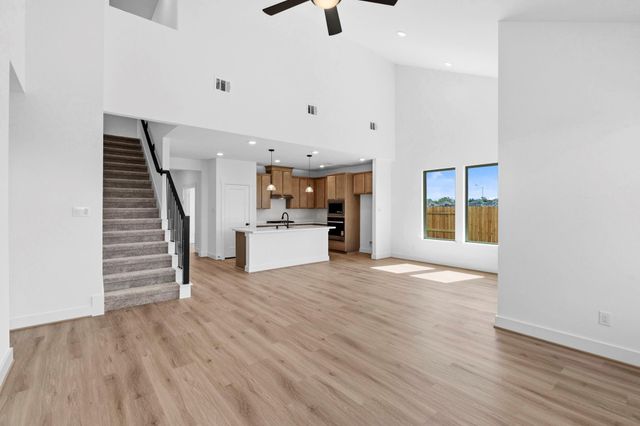 320 Legacy Point Drive, Sealy, TX 77474