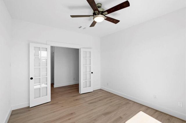 320 Legacy Point Drive, Sealy, TX 77474