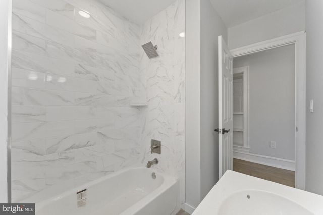 7703 RIDGE AVE, Philadelphia, PA 19128