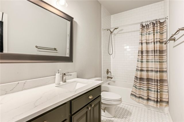 3121 Tartan Way, Fayetteville, AR 72703
