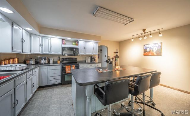 13748 Private Drive 3625, St James, MO 65559