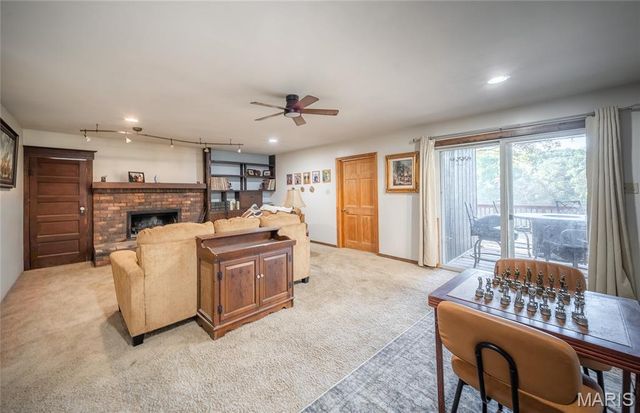 13748 Private Drive 3625, St James, MO 65559