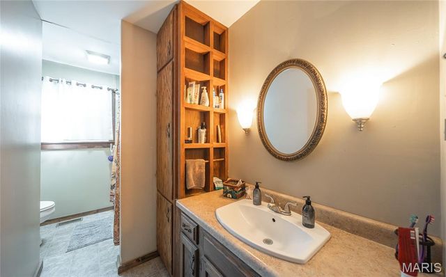 13748 Private Drive 3625, St James, MO 65559