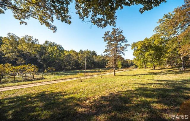 13748 Private Drive 3625, St James, MO 65559