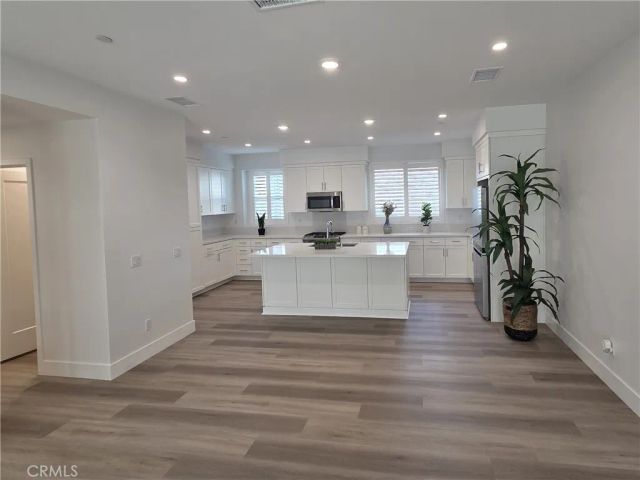 121 Placemark, Irvine, CA 92614