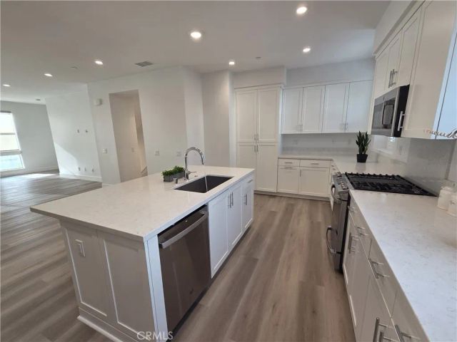 121 Placemark, Irvine, CA 92614