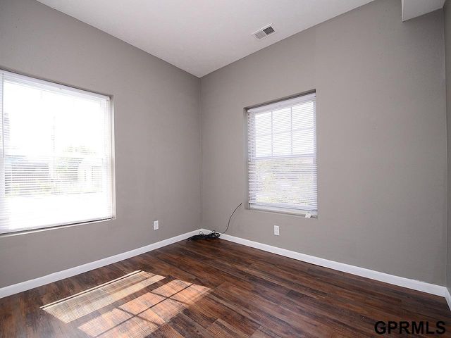 649 S 19th Avenue, Omaha, NE 68102