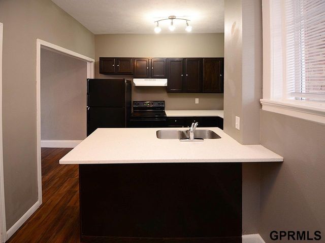 649 S 19th Avenue, Omaha, NE 68102