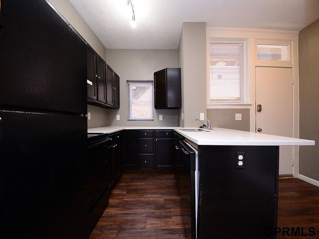 649 S 19th Avenue, Omaha, NE 68102