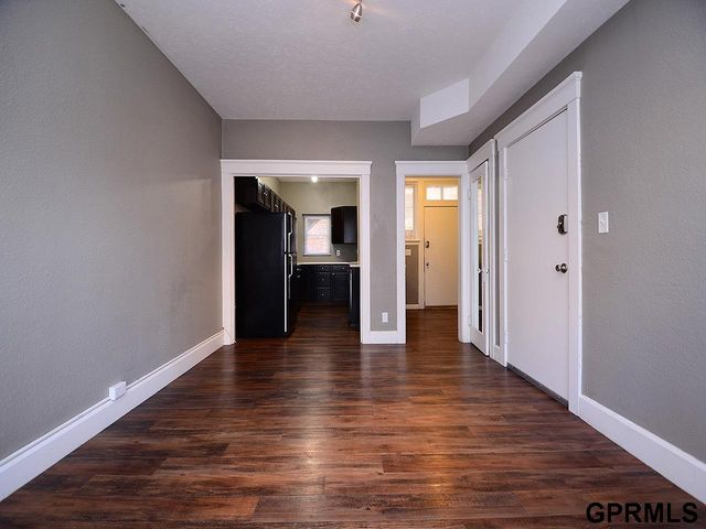 649 S 19th Avenue, Omaha, NE 68102