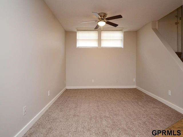 649 S 19th Avenue, Omaha, NE 68102