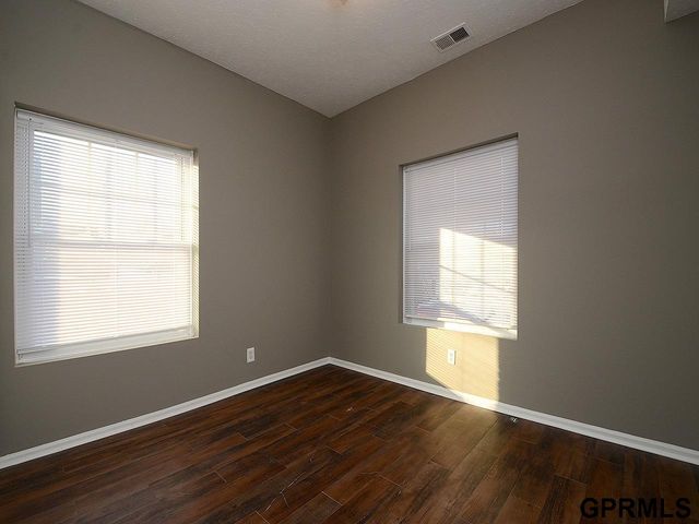649 S 19th Avenue, Omaha, NE 68102