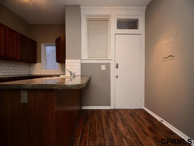 649 S 19th Avenue, Omaha, NE 68102